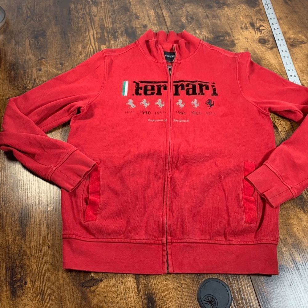 Ferrari Authentic Full Zip Sweater Evolution Of The Symbol Size‎ Medium